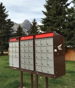 Canmore-8th-avenue-04-05-16-Boite1