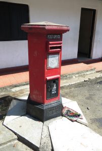 Dambulla-golden-and-rock-Buddha-temple-03-03-15-Boite1