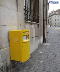 Geneve-place-du-bourg-de-four-29-12-14-Boite