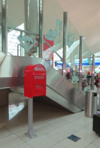 EAU-aeroport-international-Dubai-06-03-17-Boite1